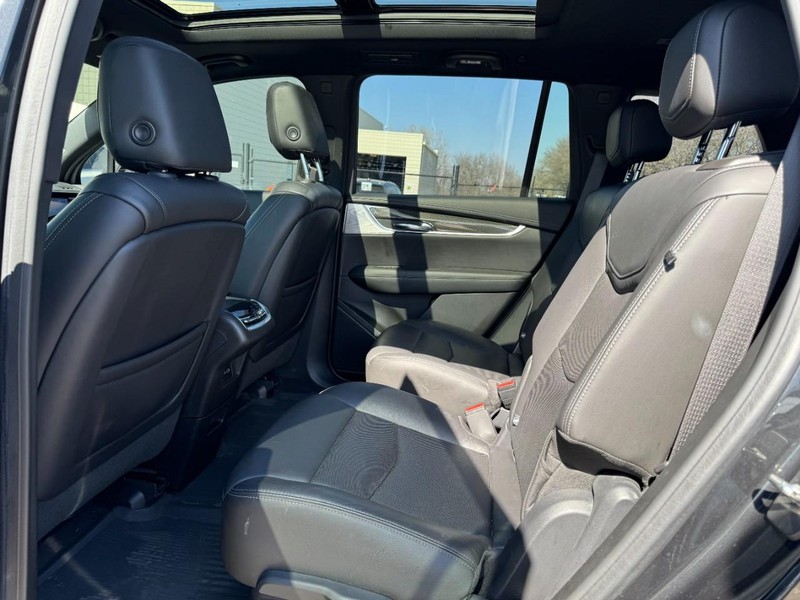 Cadillac XT6 Vehicle Full-screen Gallery Image 12
