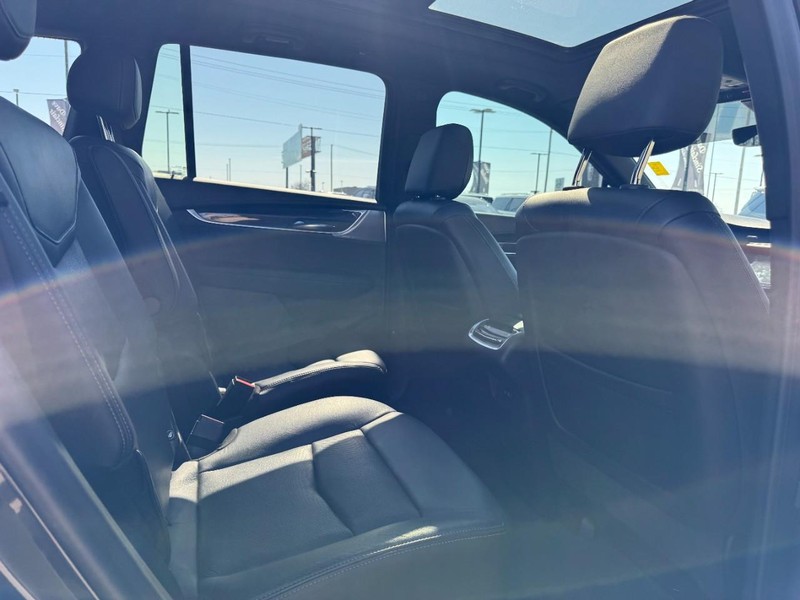 Cadillac XT6 Vehicle Full-screen Gallery Image 13