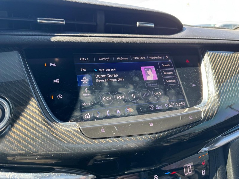 Cadillac XT6 Vehicle Full-screen Gallery Image 16