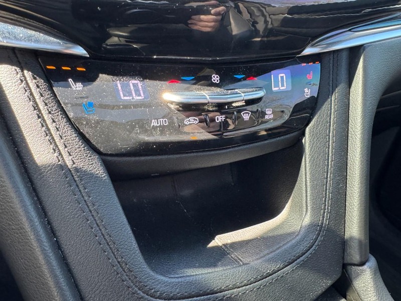 Cadillac XT6 Vehicle Full-screen Gallery Image 17