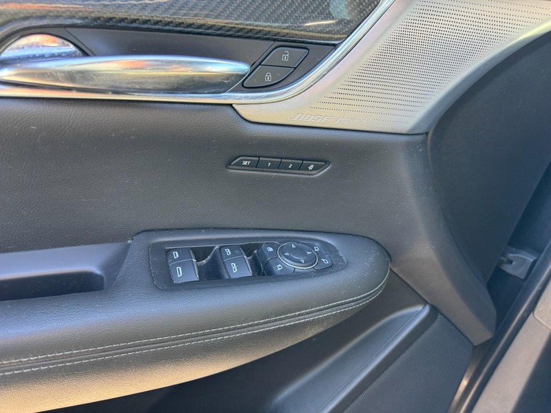 Cadillac XT6 Vehicle Full-screen Gallery Image 25