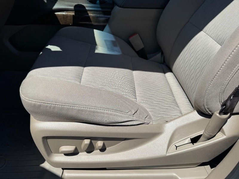 Chevrolet Tahoe Vehicle Full-screen Gallery Image 26