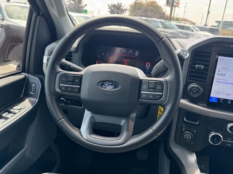 Ford F-150 Vehicle Full-screen Gallery Image 10