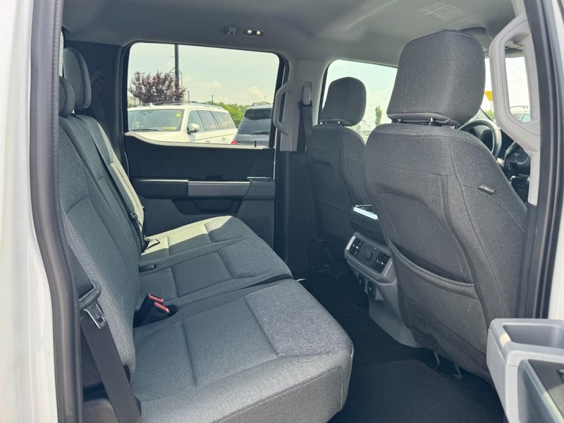 Ford F-150 Vehicle Full-screen Gallery Image 13