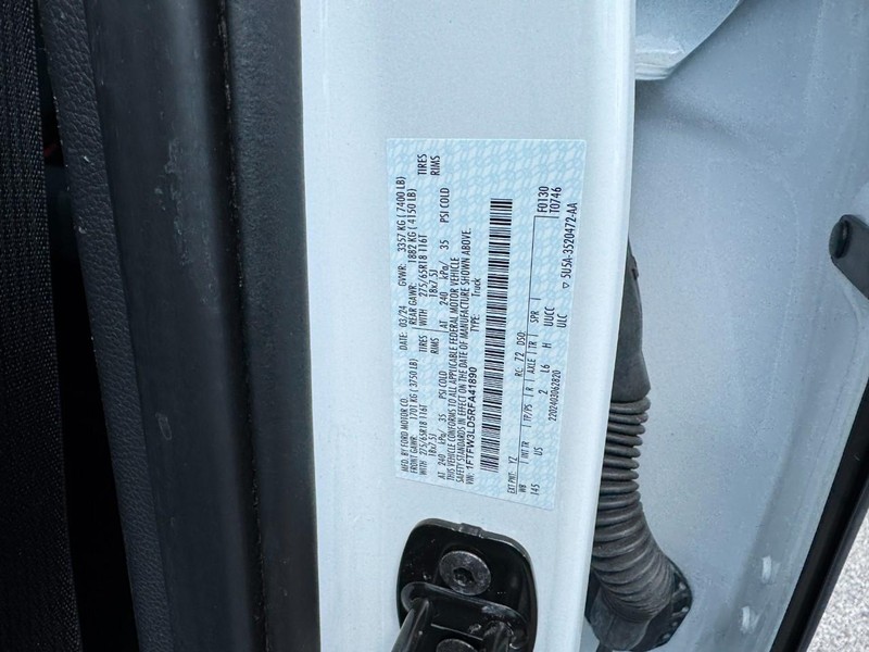 Ford F-150 Vehicle Full-screen Gallery Image 28