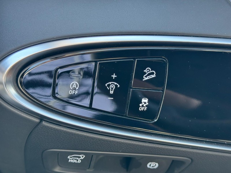 Genesis GV70 Vehicle Full-screen Gallery Image 22