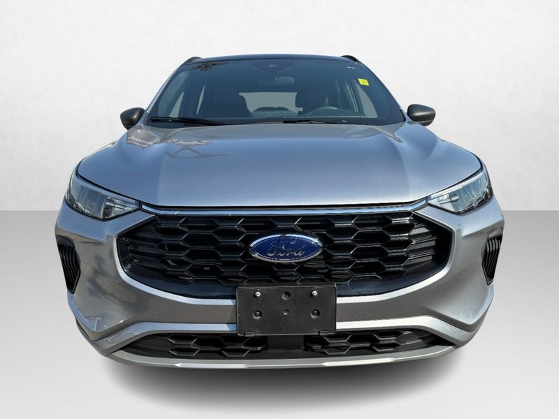 Ford Escape Vehicle Full-screen Gallery Image 02
