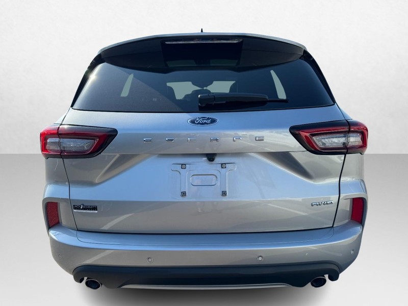 Ford Escape Vehicle Full-screen Gallery Image 06