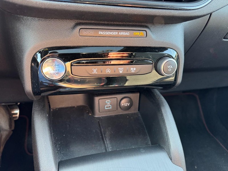 Ford Escape Vehicle Full-screen Gallery Image 17