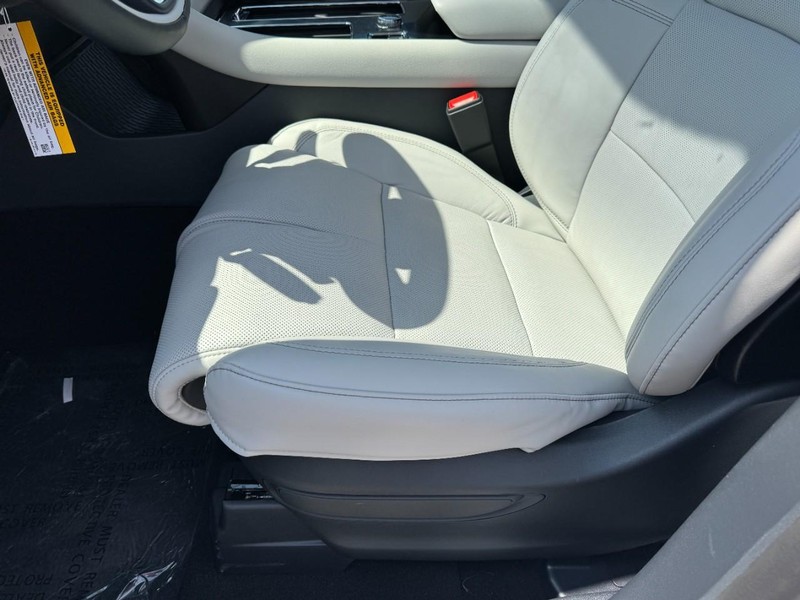 Lincoln Aviator Vehicle Full-screen Gallery Image 26