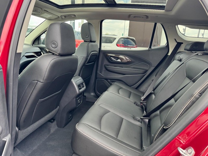 GMC Terrain Vehicle Full-screen Gallery Image 12