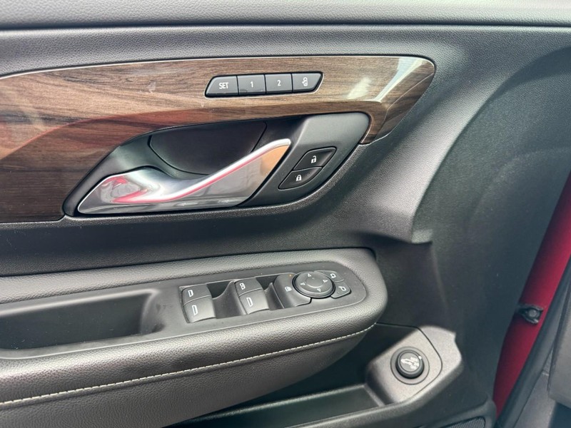 GMC Terrain Vehicle Full-screen Gallery Image 25