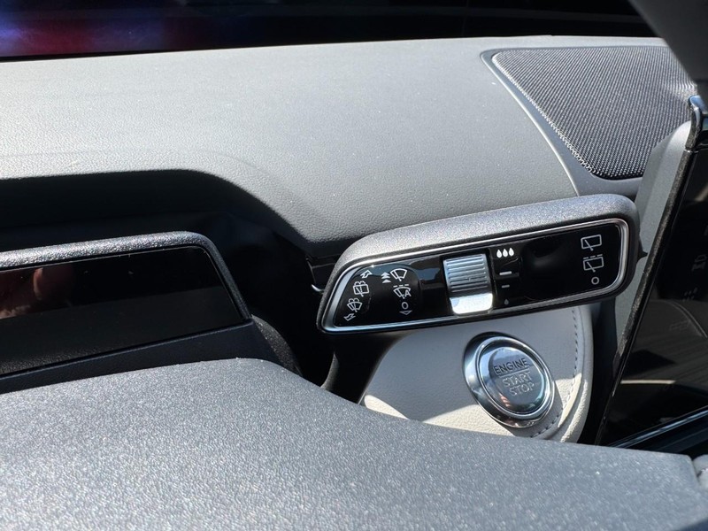 Lincoln Nautilus Vehicle Full-screen Gallery Image 21
