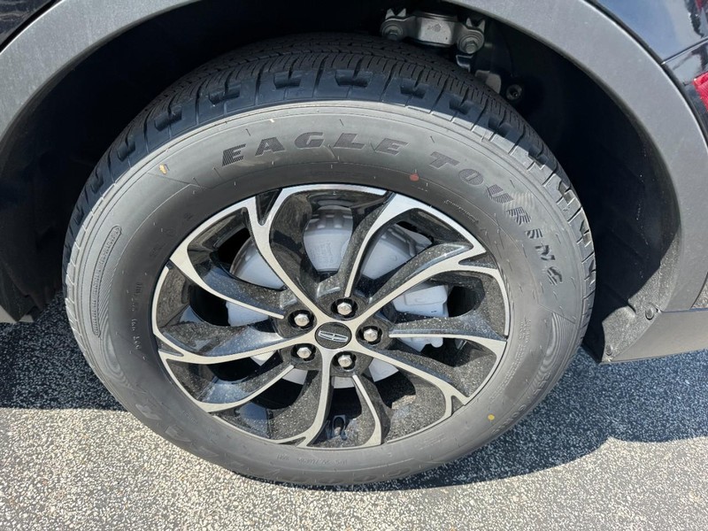 Lincoln Nautilus Vehicle Full-screen Gallery Image 27