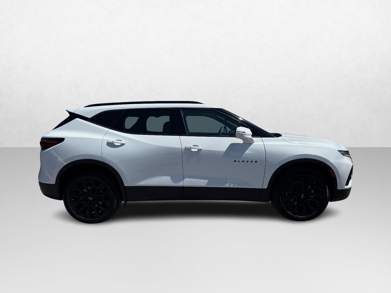 Chevrolet Blazer Vehicle Full-screen Gallery Image 04