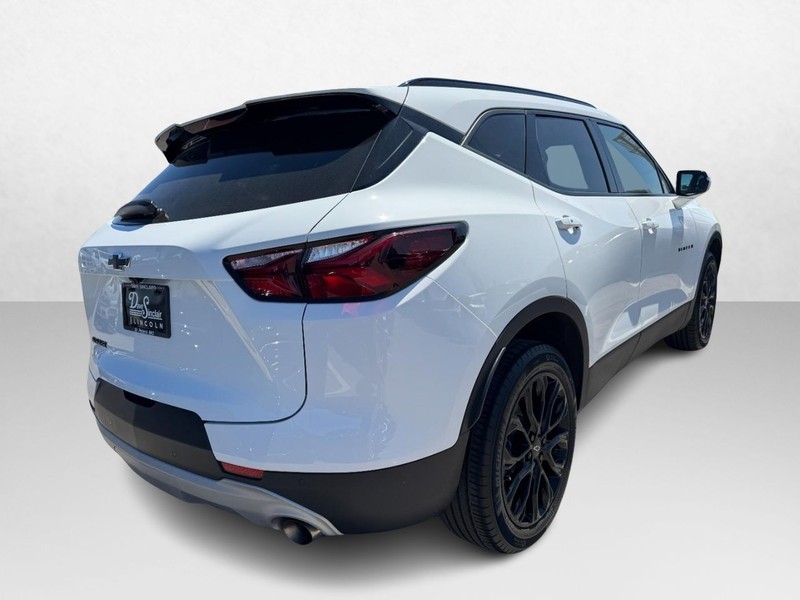 Chevrolet Blazer Vehicle Full-screen Gallery Image 05