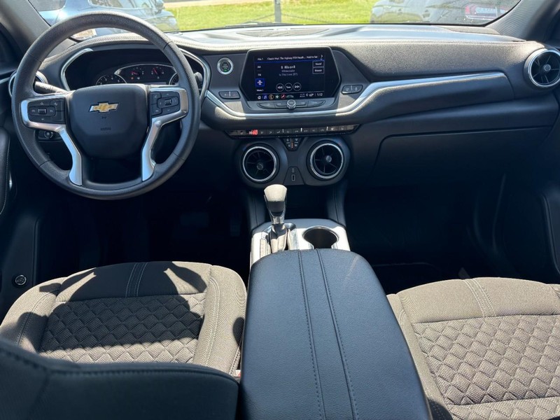 Chevrolet Blazer Vehicle Full-screen Gallery Image 09