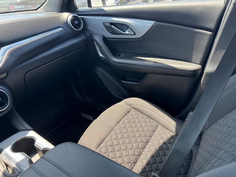 Chevrolet Blazer Vehicle Full-screen Gallery Image 11