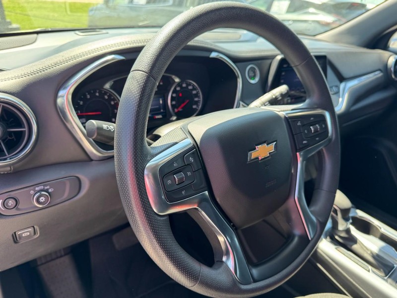 Chevrolet Blazer Vehicle Full-screen Gallery Image 15
