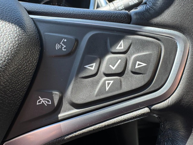 Chevrolet Equinox Vehicle Full-screen Gallery Image 19
