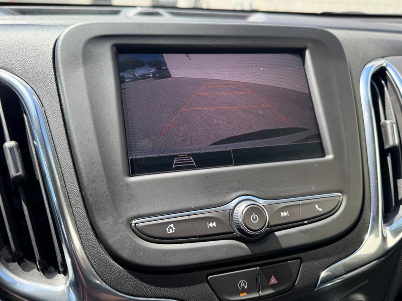 Chevrolet Equinox Vehicle Full-screen Gallery Image 24