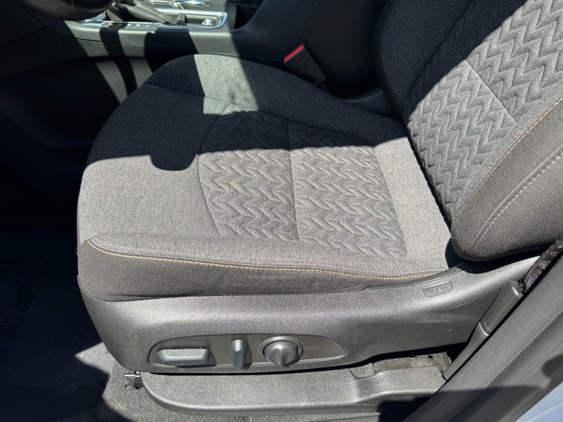 Chevrolet Equinox Vehicle Full-screen Gallery Image 26
