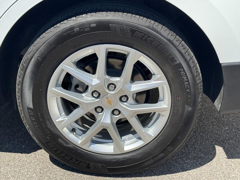 Chevrolet Equinox Vehicle Full-screen Gallery Image 27