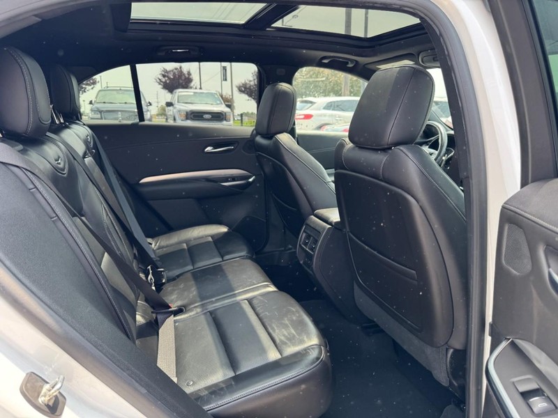 Cadillac XT4 Vehicle Full-screen Gallery Image 13