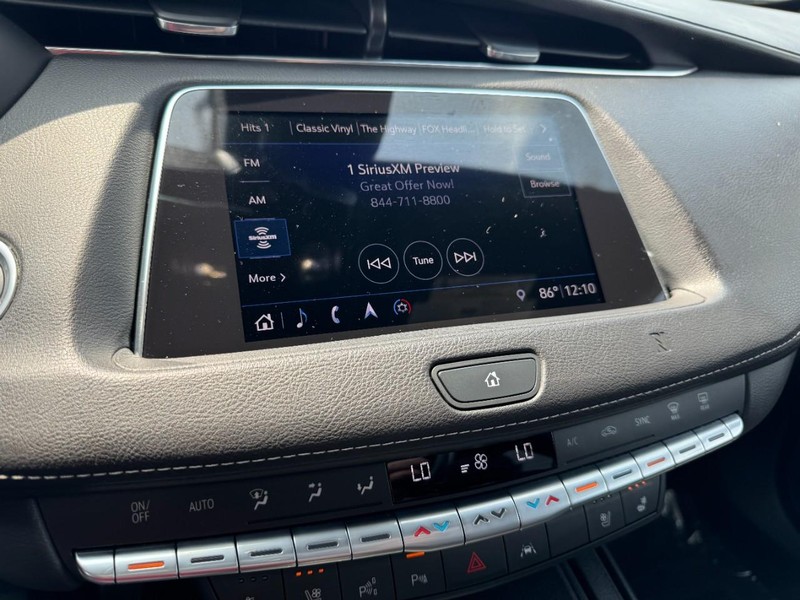 Cadillac XT4 Vehicle Full-screen Gallery Image 16