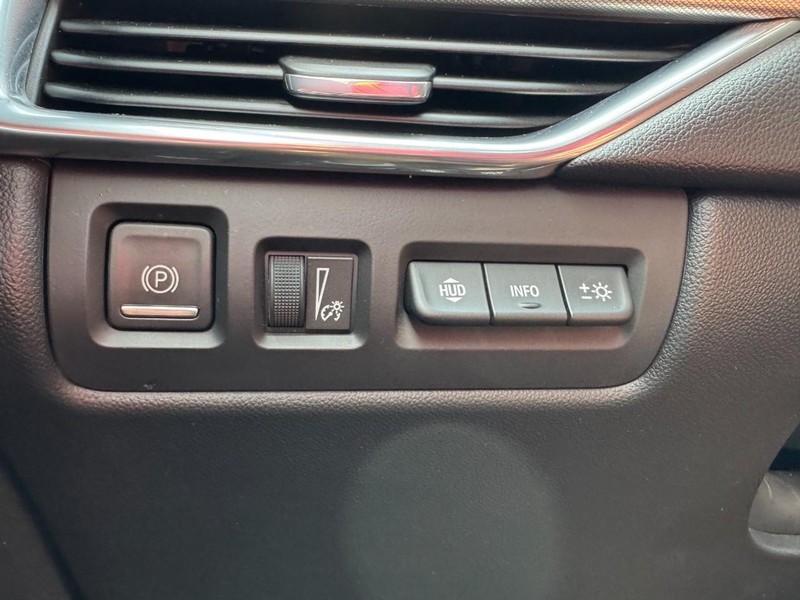 Cadillac XT4 Vehicle Full-screen Gallery Image 22