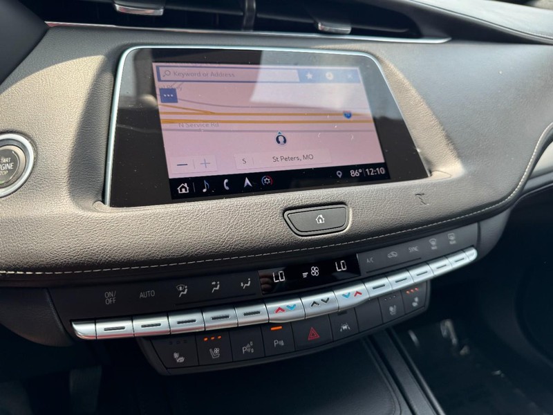 Cadillac XT4 Vehicle Full-screen Gallery Image 23