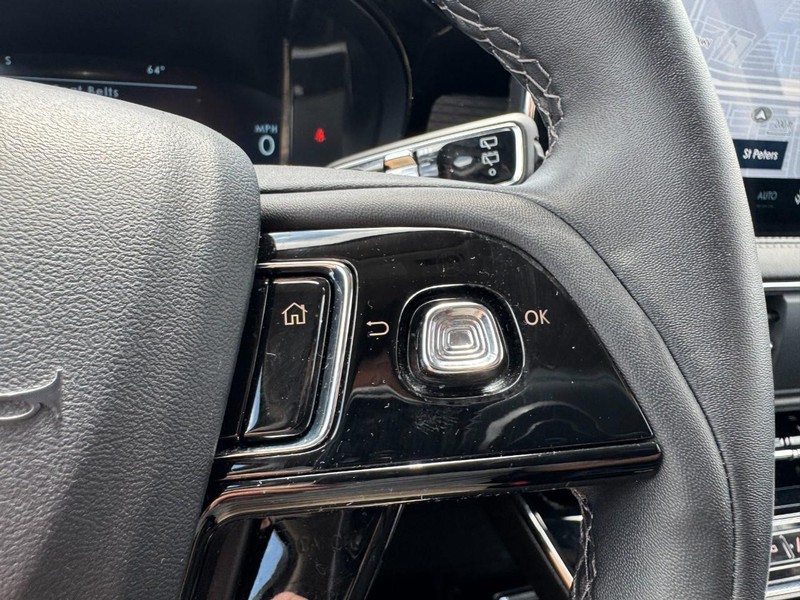 Lincoln Corsair Vehicle Full-screen Gallery Image 19