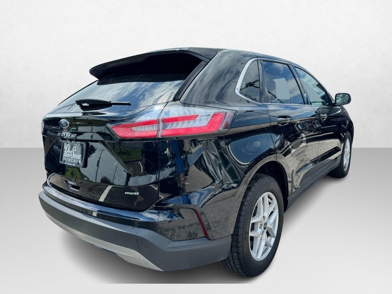 Ford Edge Vehicle Full-screen Gallery Image 05