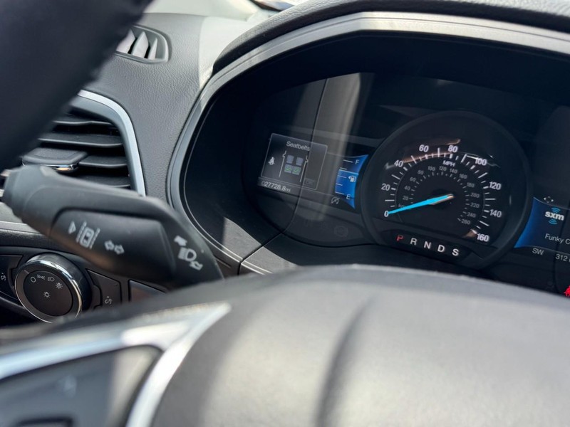 Ford Edge Vehicle Full-screen Gallery Image 20