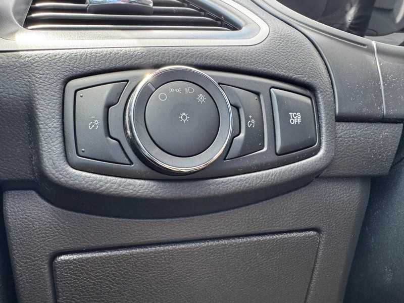 Ford Edge Vehicle Full-screen Gallery Image 22