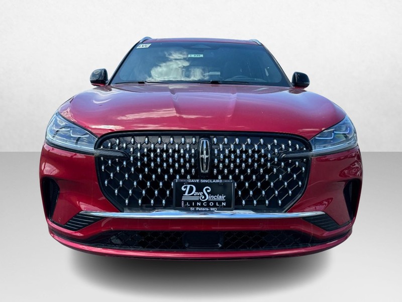 Lincoln Aviator Vehicle Full-screen Gallery Image 02