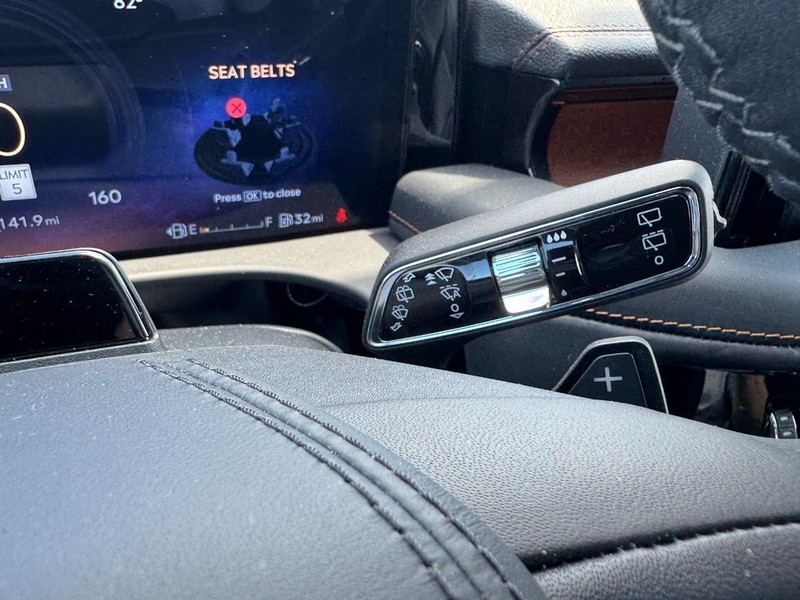 Lincoln Aviator Vehicle Full-screen Gallery Image 21