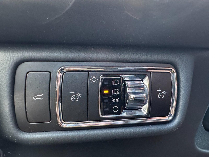 Lincoln Aviator Vehicle Full-screen Gallery Image 22