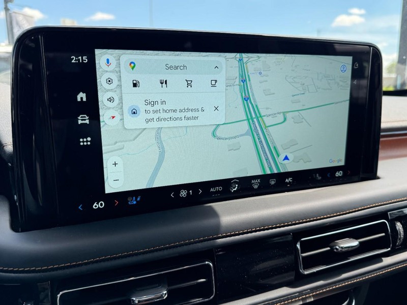 Lincoln Aviator Vehicle Full-screen Gallery Image 23