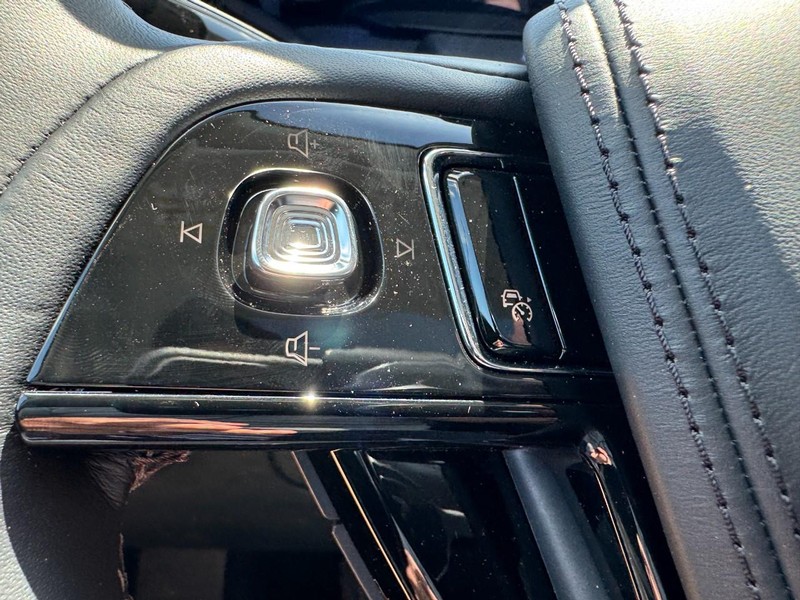 Lincoln Aviator Vehicle Full-screen Gallery Image 18