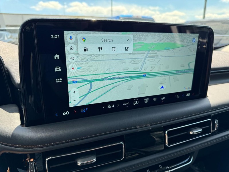 Lincoln Aviator Vehicle Full-screen Gallery Image 23