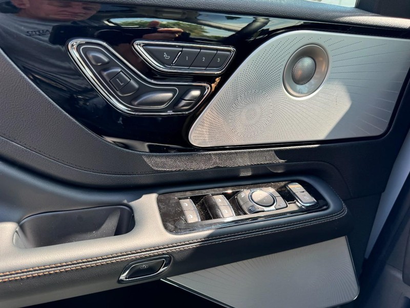 Lincoln Aviator Vehicle Full-screen Gallery Image 25