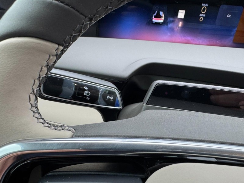 Lincoln Nautilus Vehicle Full-screen Gallery Image 19