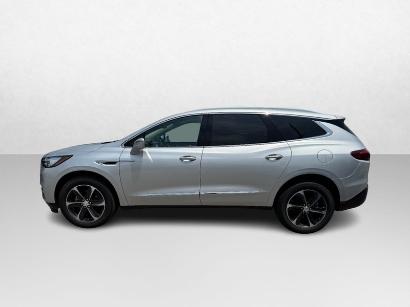 Buick Enclave Vehicle Full-screen Gallery Image 08