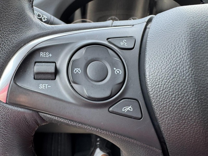 Buick Enclave Vehicle Full-screen Gallery Image 18