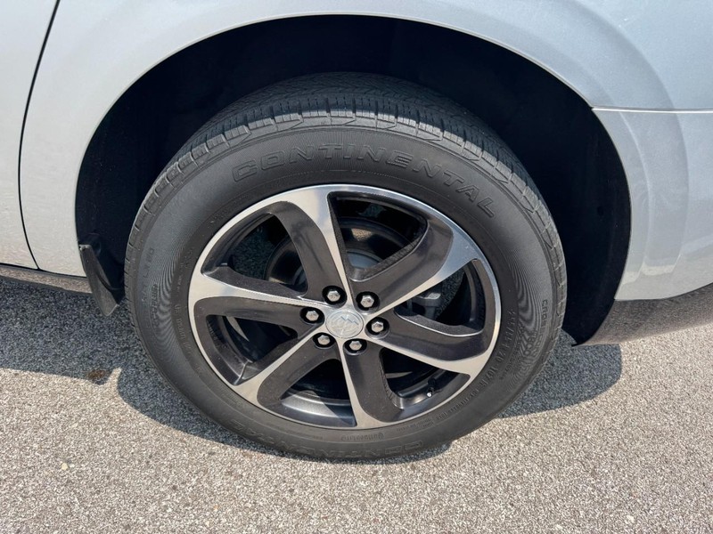 Buick Enclave Vehicle Full-screen Gallery Image 27