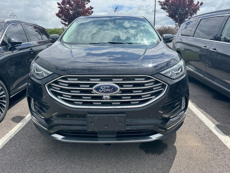 Ford Edge Vehicle Full-screen Gallery Image 02