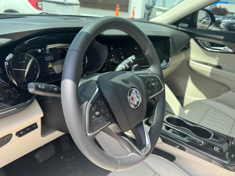 Buick Envision Vehicle Full-screen Gallery Image 15