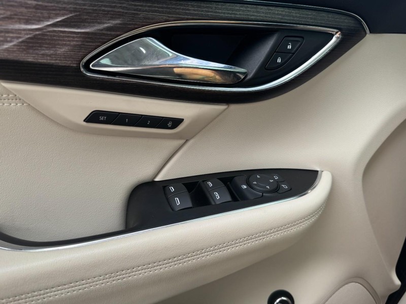 Buick Envision Vehicle Full-screen Gallery Image 25