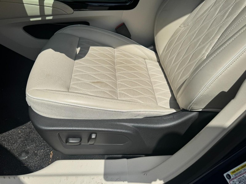 Buick Envision Vehicle Full-screen Gallery Image 26